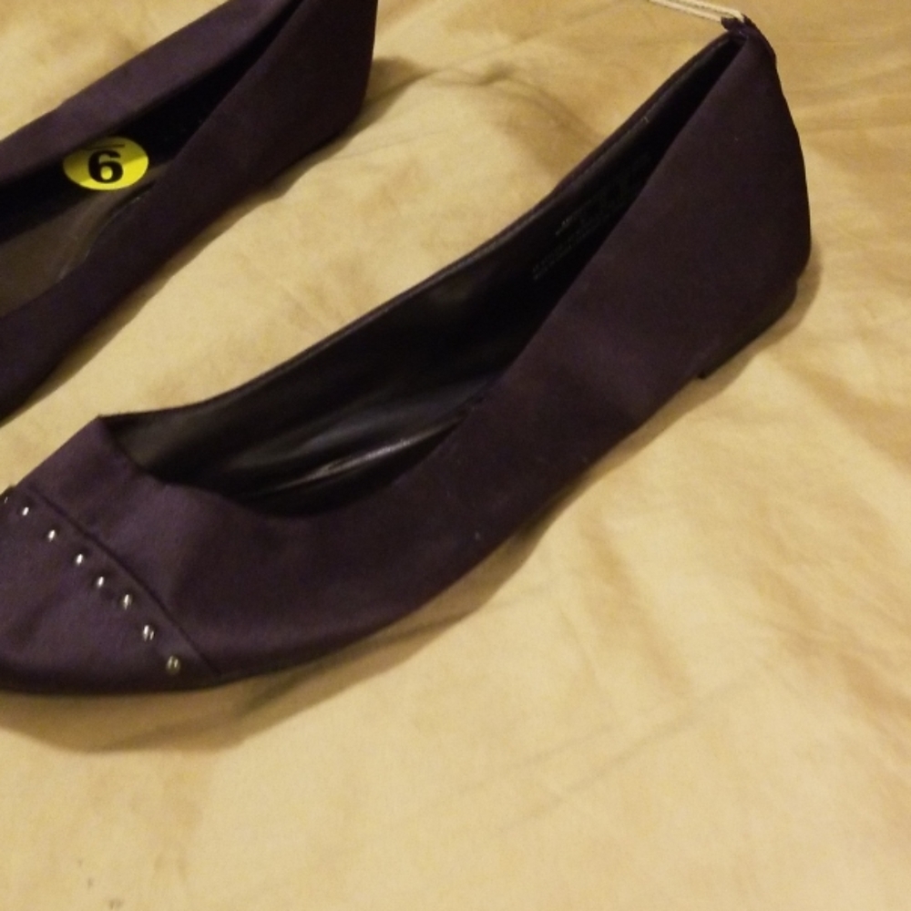 Shoes - Picture 2 of 2
